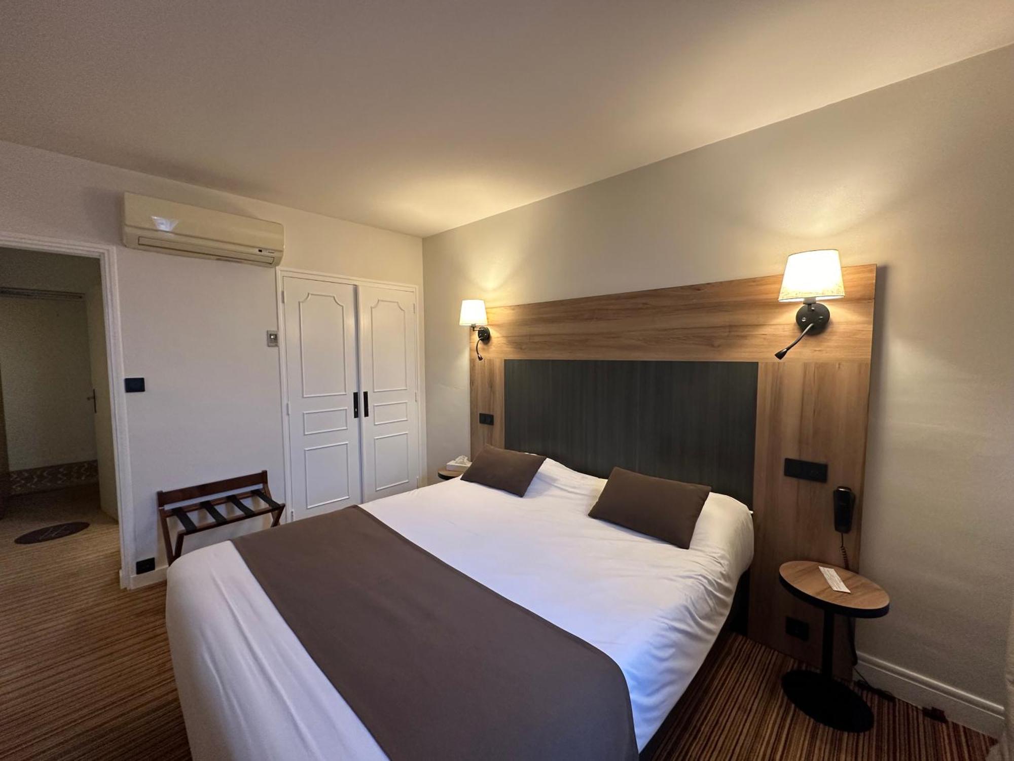 The Originals City, Hotel Napoleon, La Roche-Sur-Yon Exterior photo