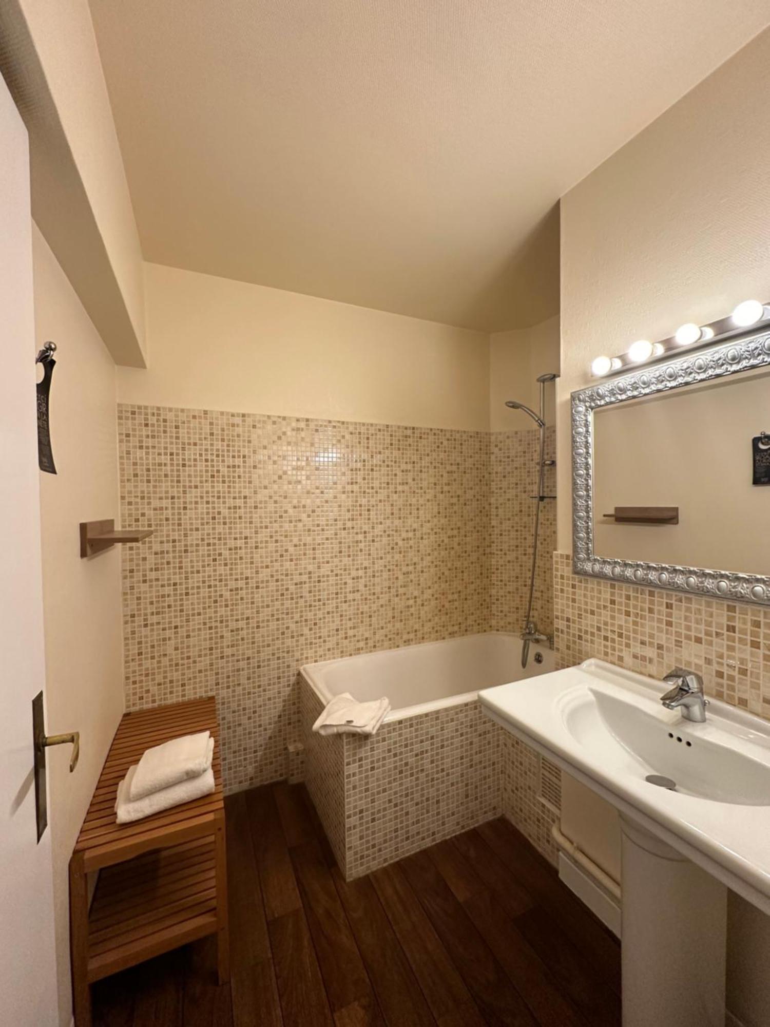The Originals City, Hotel Napoleon, La Roche-Sur-Yon Room photo